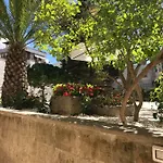 Giardini 82 Bed & Breakfast 3*