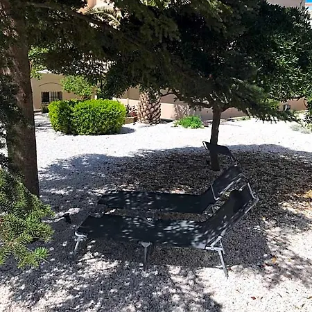 Giardini 82 Bed & Breakfast 3*