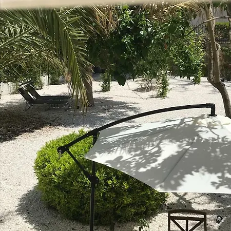 Giardini 82 غرافينا إن بوليا